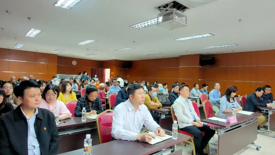 e6de420fd2f30f9391bea704ca1a447f.jpg